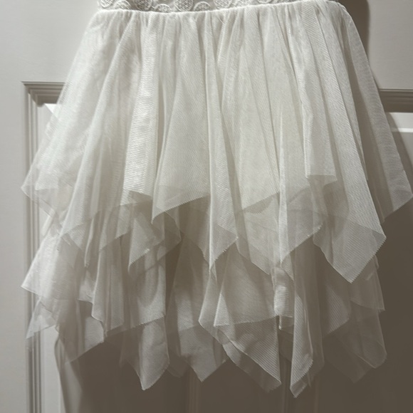 Adorable cat and Jack white dress with tulle skirt, size 4T - Picture 6 of 7